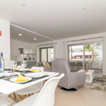 アパート Beach Condominium *